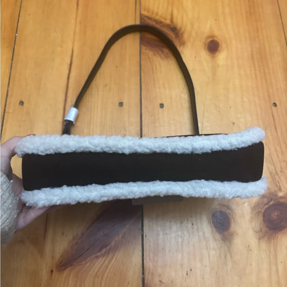 BearPaw this shoulder